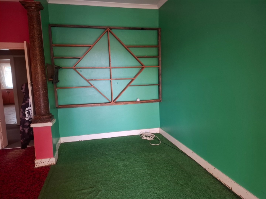 4 Bedroom Property for Sale in Kroonheuwel Free State